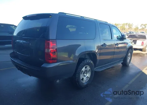 2010 Chevrolet Suburban 1500 Ls z USA, uszkodzony, nr VIN 1GNUCHE09AR161953